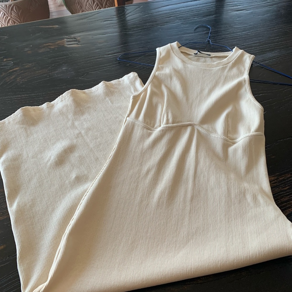 MIDI Zara dress size medium. Never worn